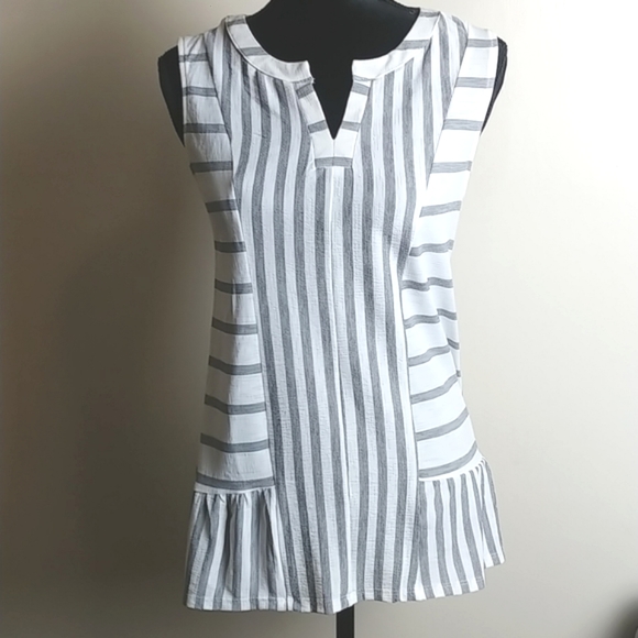 ava james Tops - 💥 5/$15 NWT ava james Tank Top